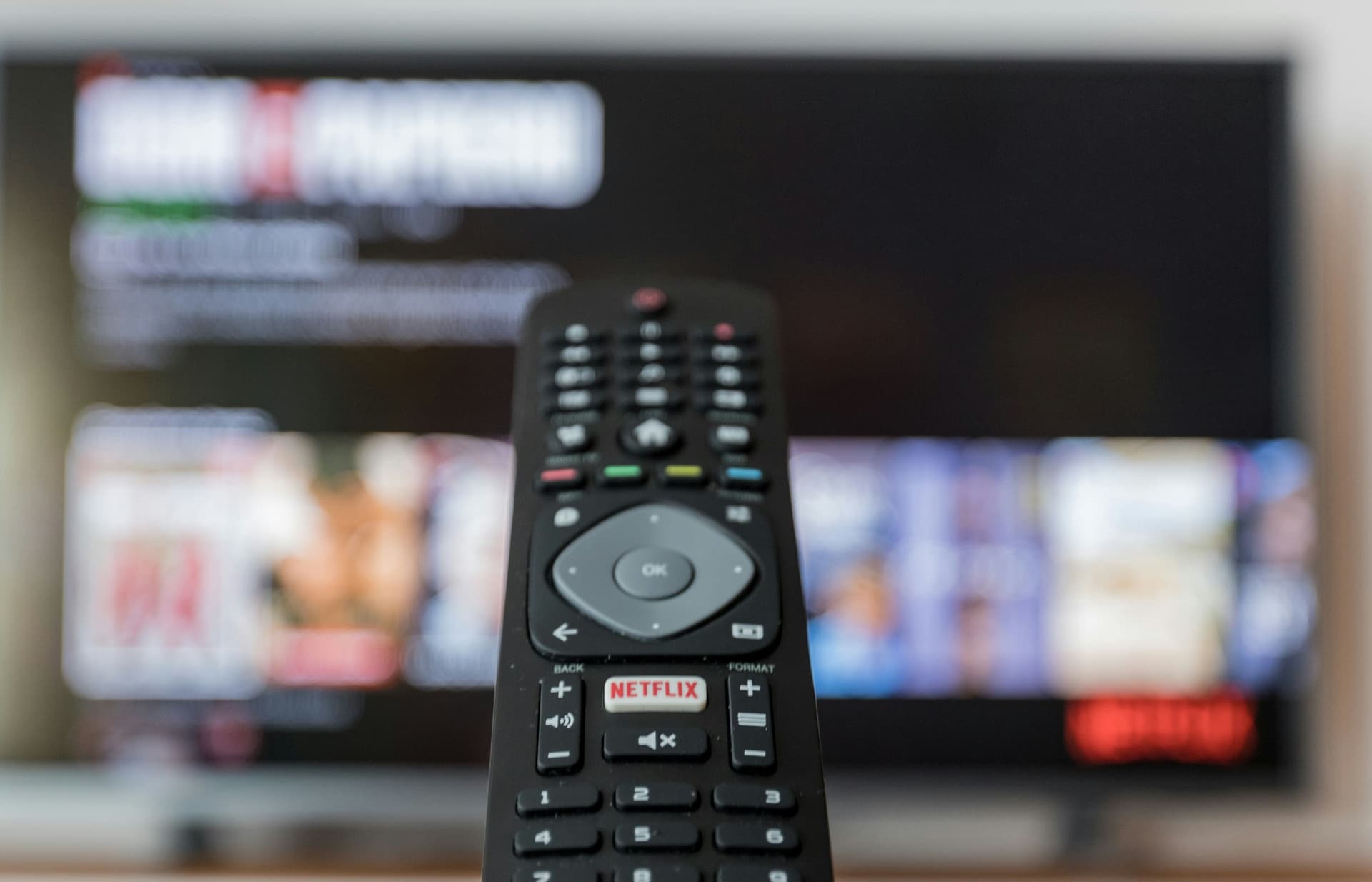 Embalar un televisor para una mudanza sin la caja original